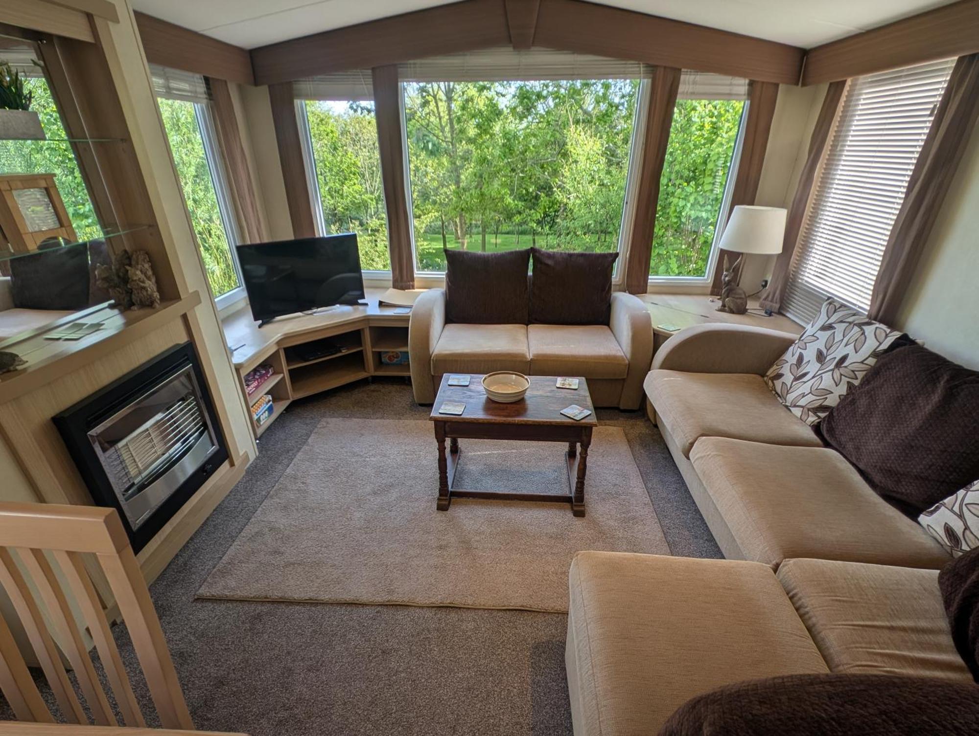 Red Squirrel Holiday Home In The Countryside, 10 Mins To Lligwy Beach Llandyfrydog Exterior photo