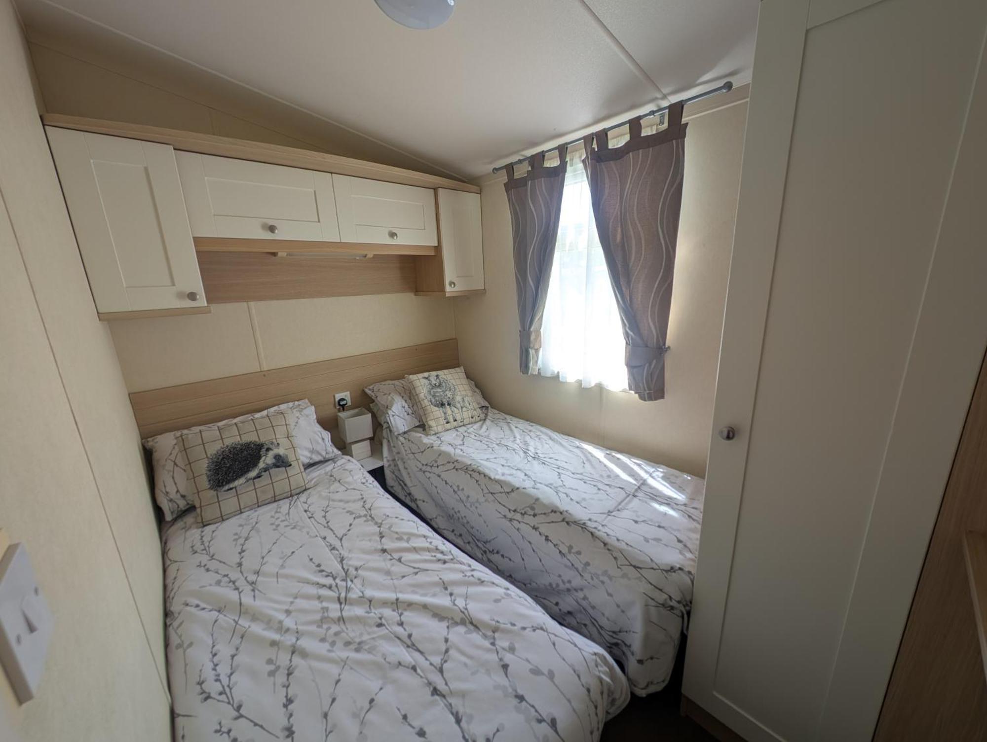 Red Squirrel Holiday Home In The Countryside, 10 Mins To Lligwy Beach Llandyfrydog Exterior photo